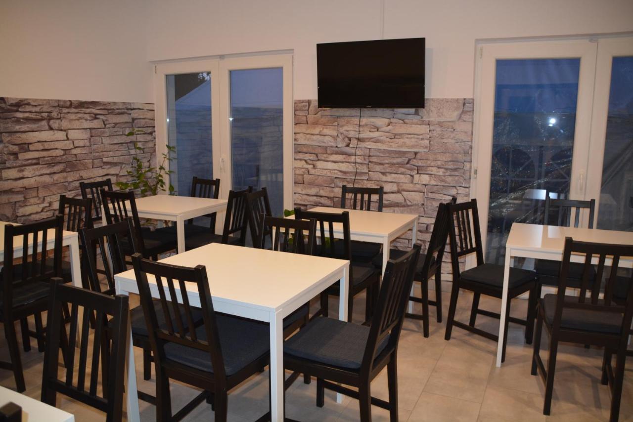 Kid Familia Panzio Balatonszarszo Bed and Breakfast Εξωτερικό φωτογραφία
