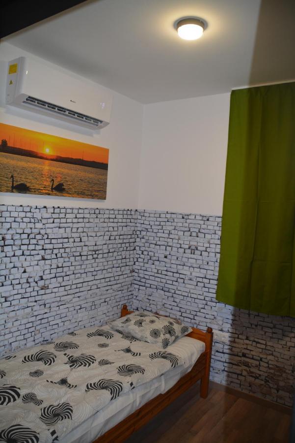 Kid Familia Panzio Balatonszarszo Bed and Breakfast Εξωτερικό φωτογραφία