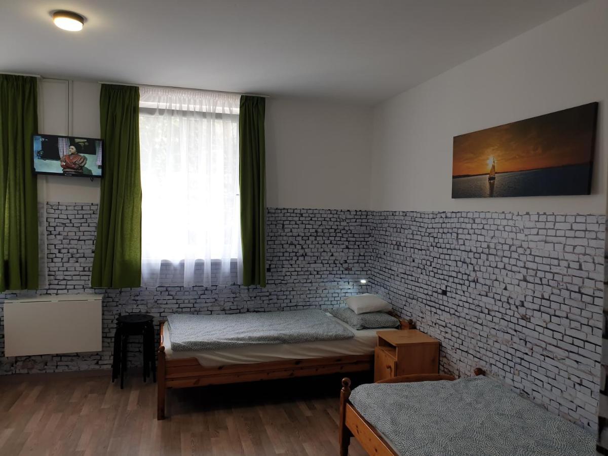 Kid Familia Panzio Balatonszarszo Bed and Breakfast Εξωτερικό φωτογραφία
