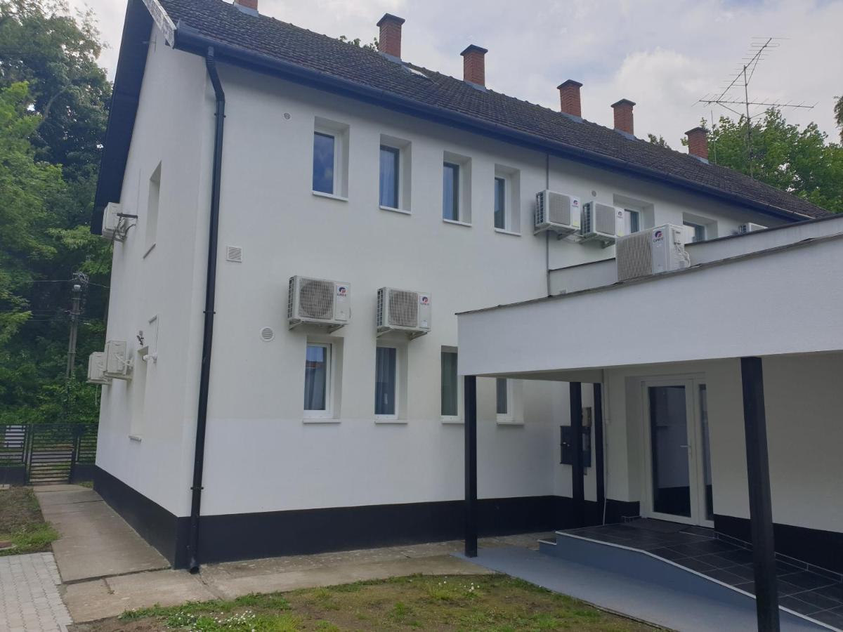 Kid Familia Panzio Balatonszarszo Bed and Breakfast Εξωτερικό φωτογραφία